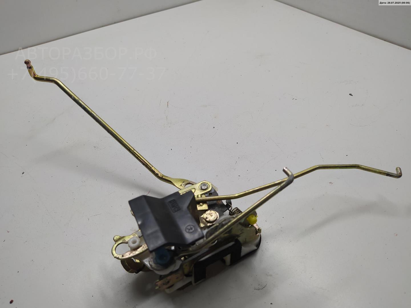 Замок двери передней правой