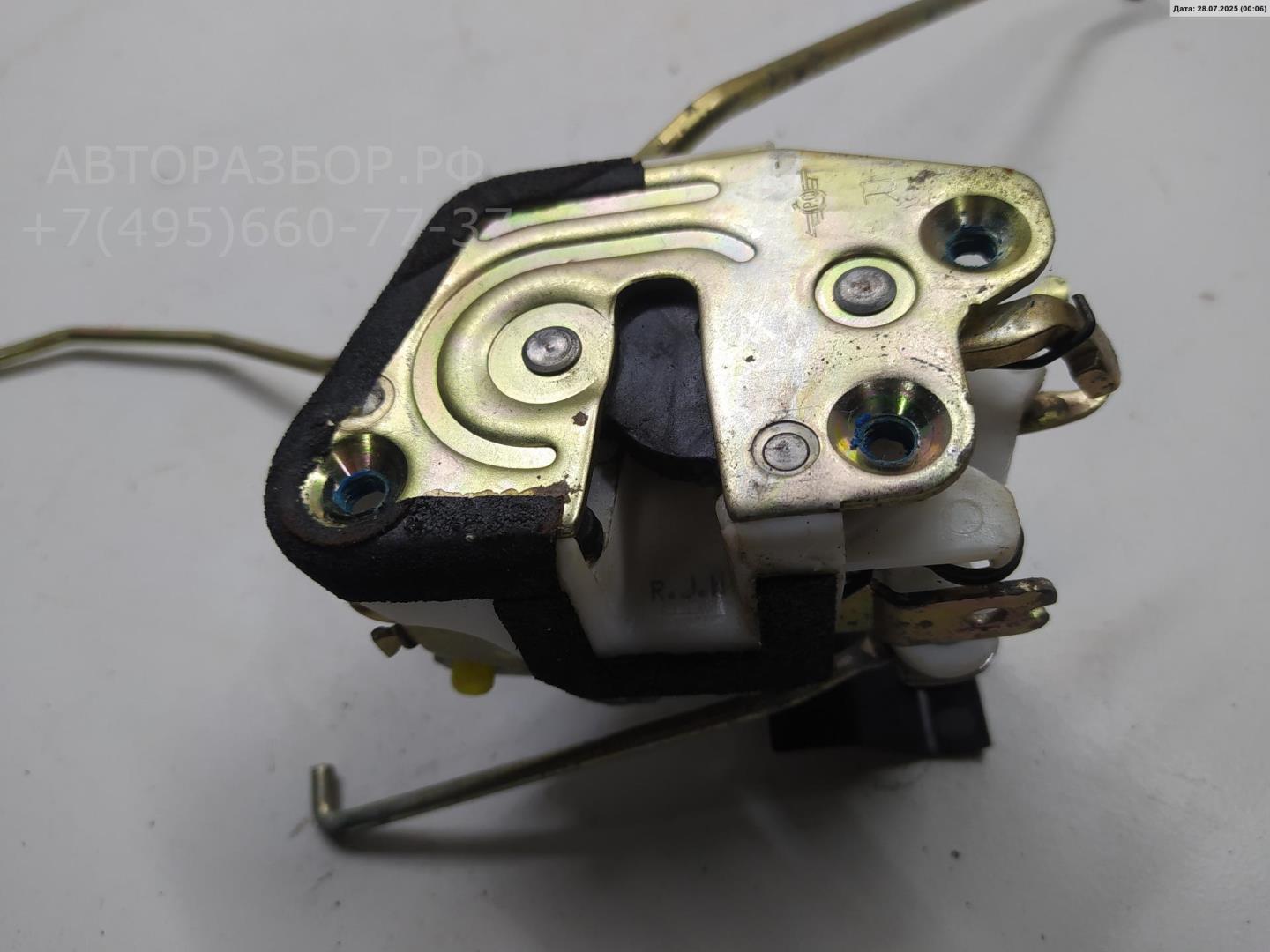 Замок двери передней правой