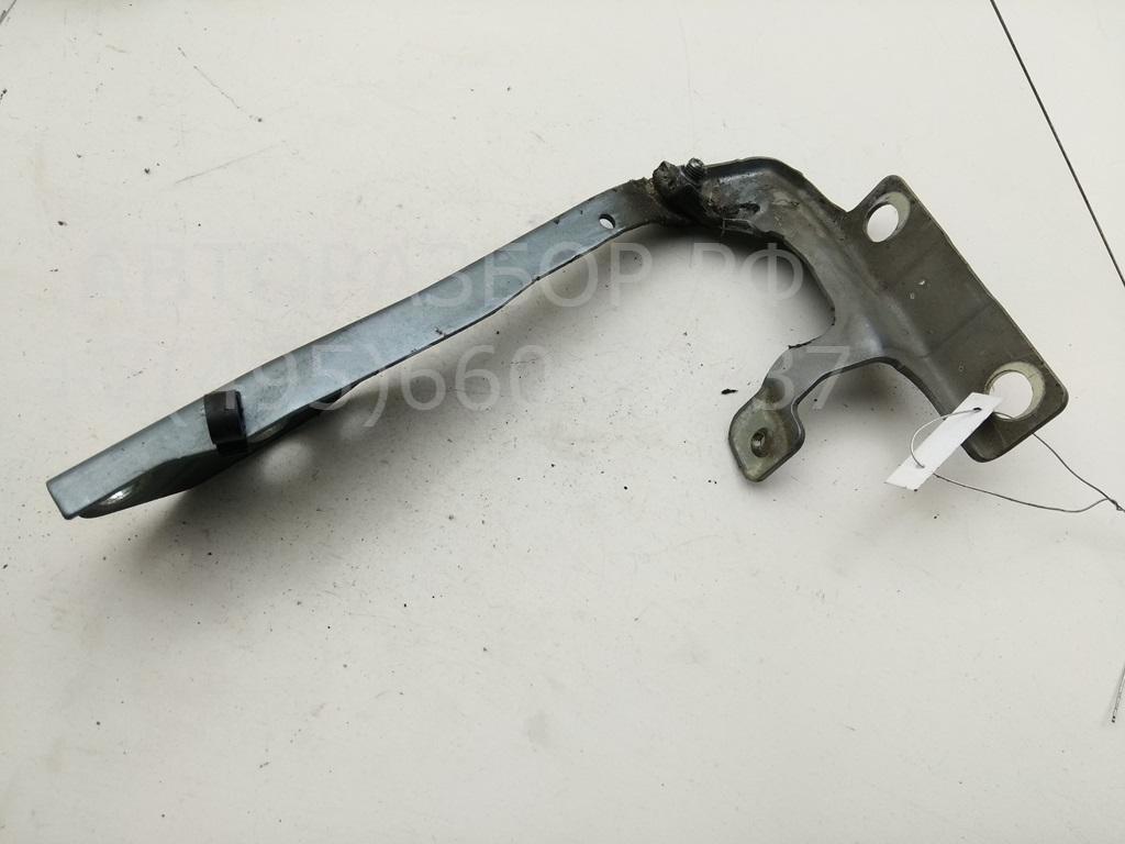 Петля капота правая