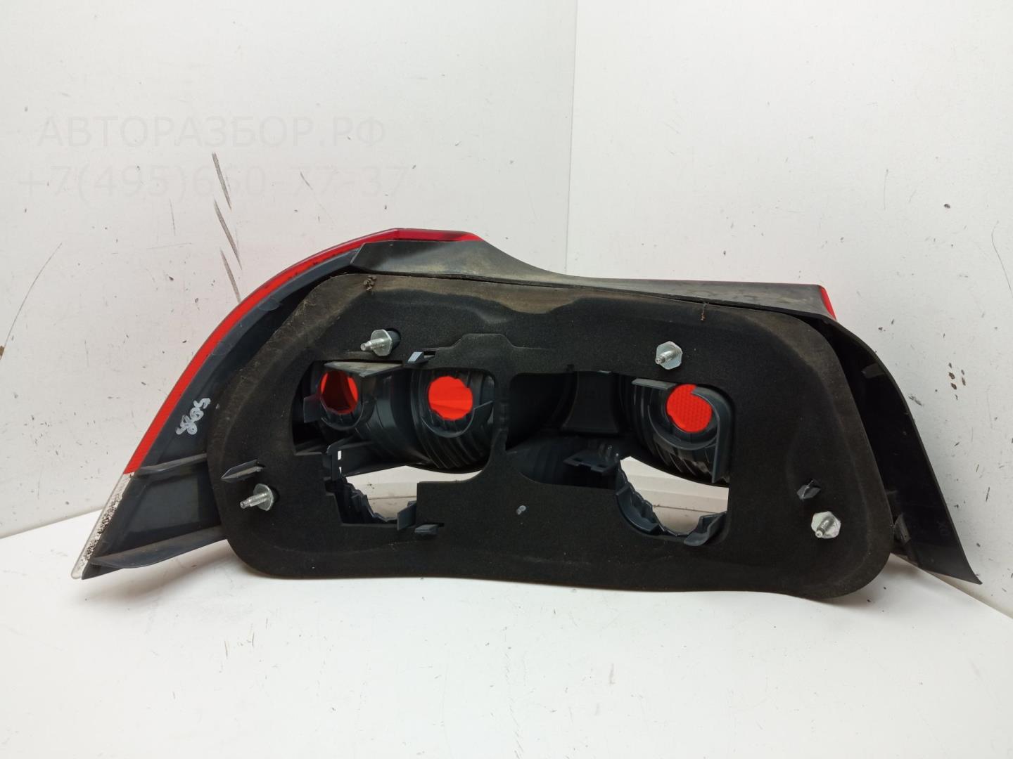 Фонарь задний правый