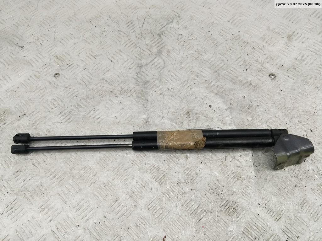 Амортизатор крышки багажника