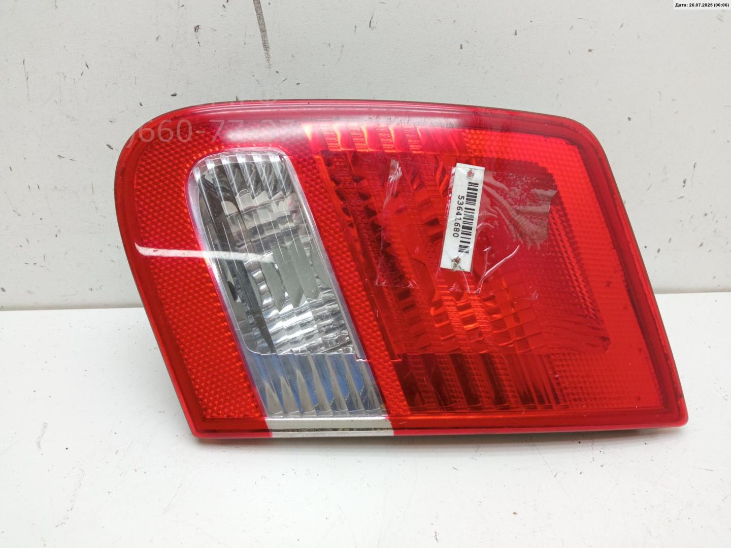 Фонарь задний внутренний правый