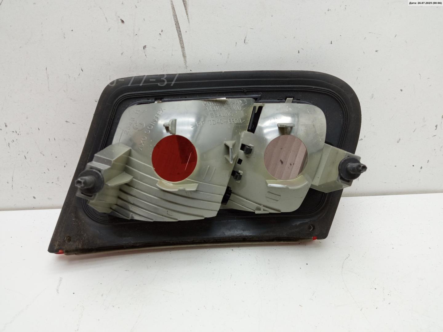 Фонарь задний внутренний правый