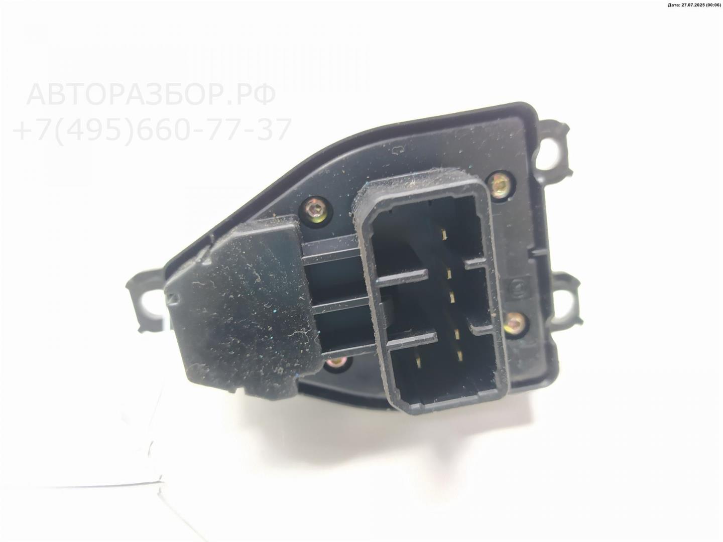 Кнопка регулировки зеркала