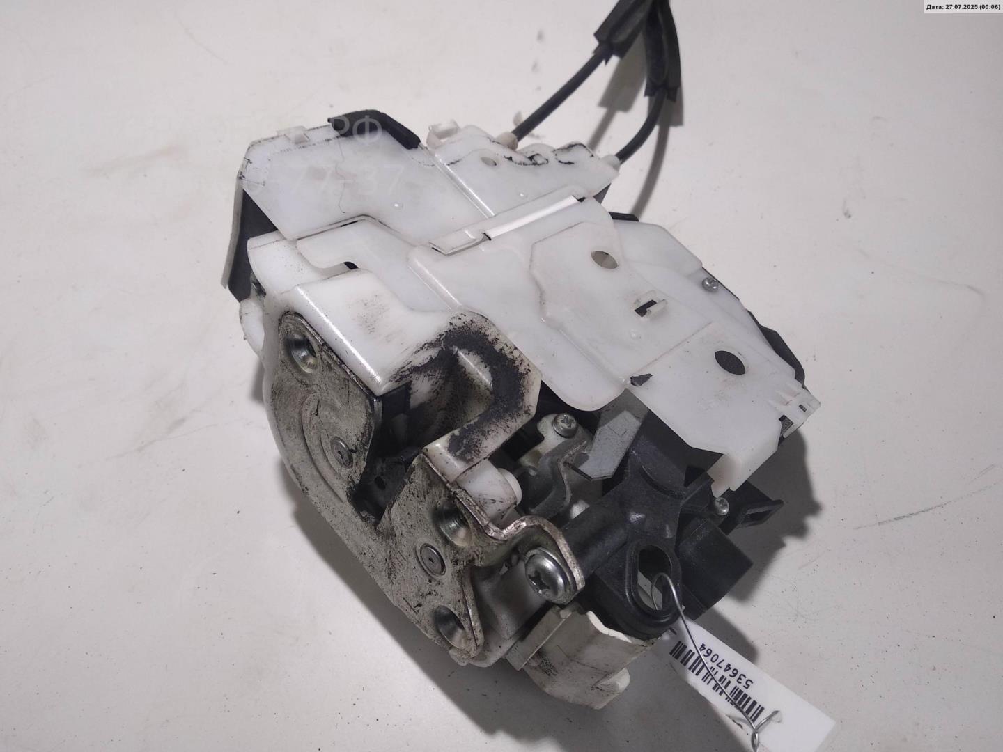 Замок двери передней левой