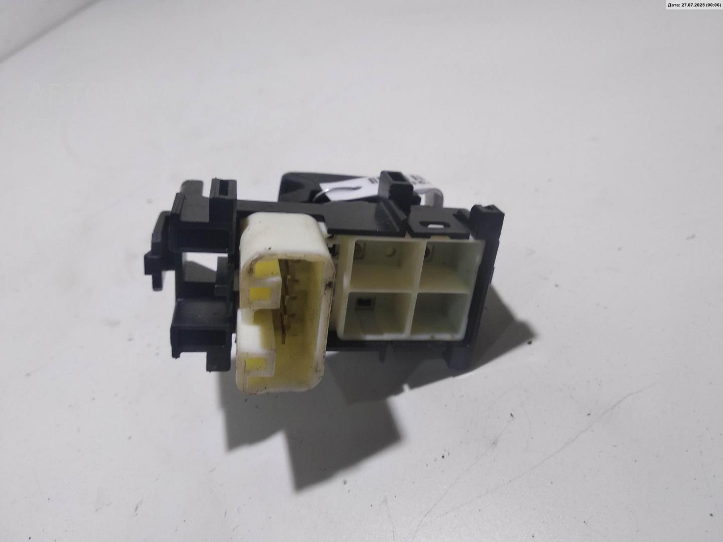 Кнопка стеклоподъемника