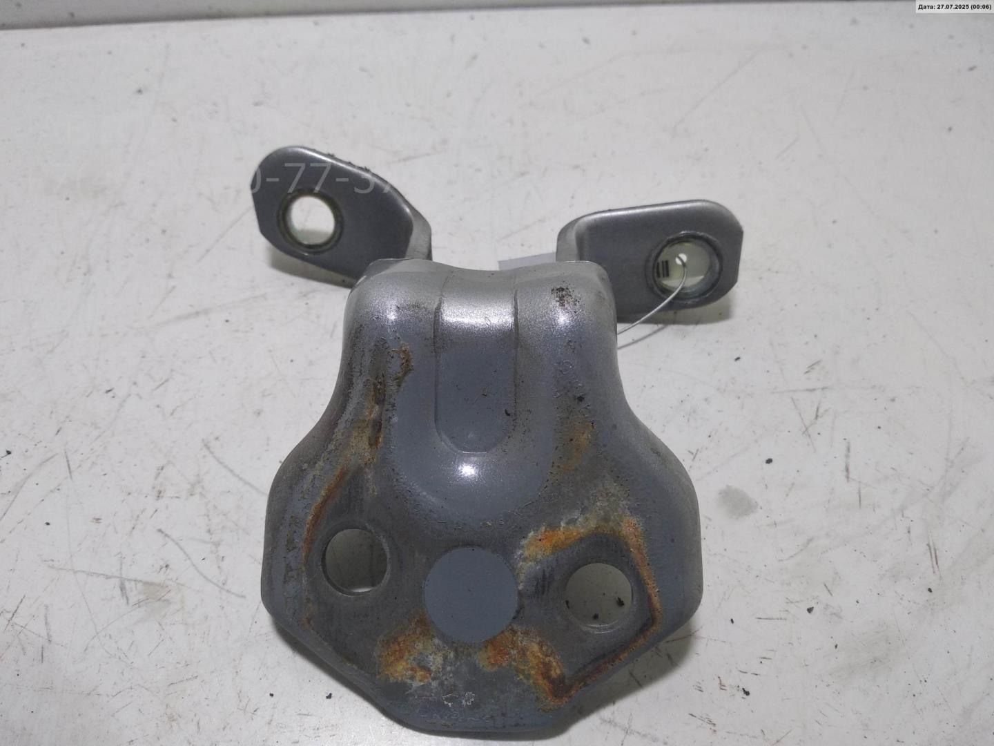 Петля двери