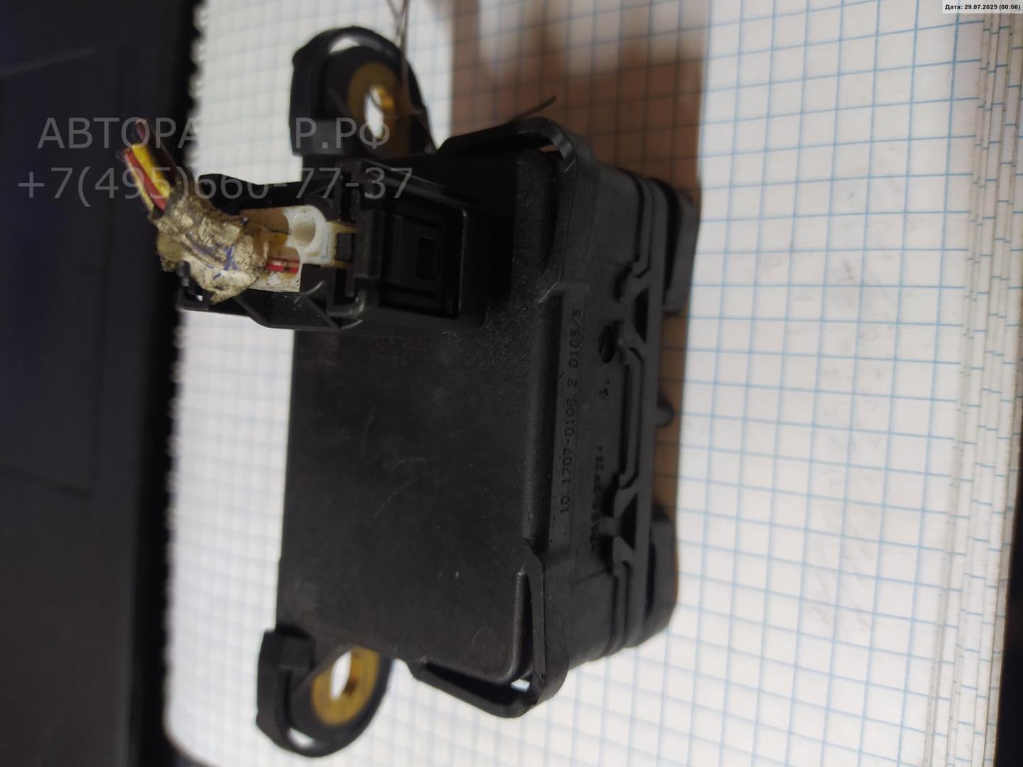 Датчик ускорения