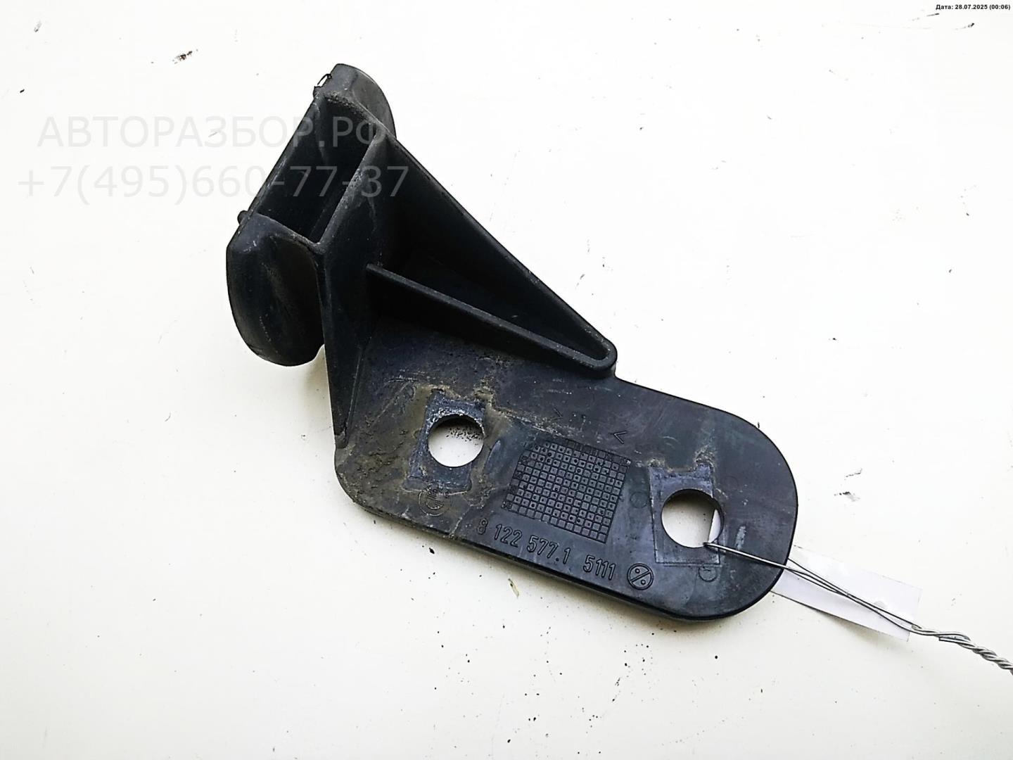 Кронштейн переднего бампера левый