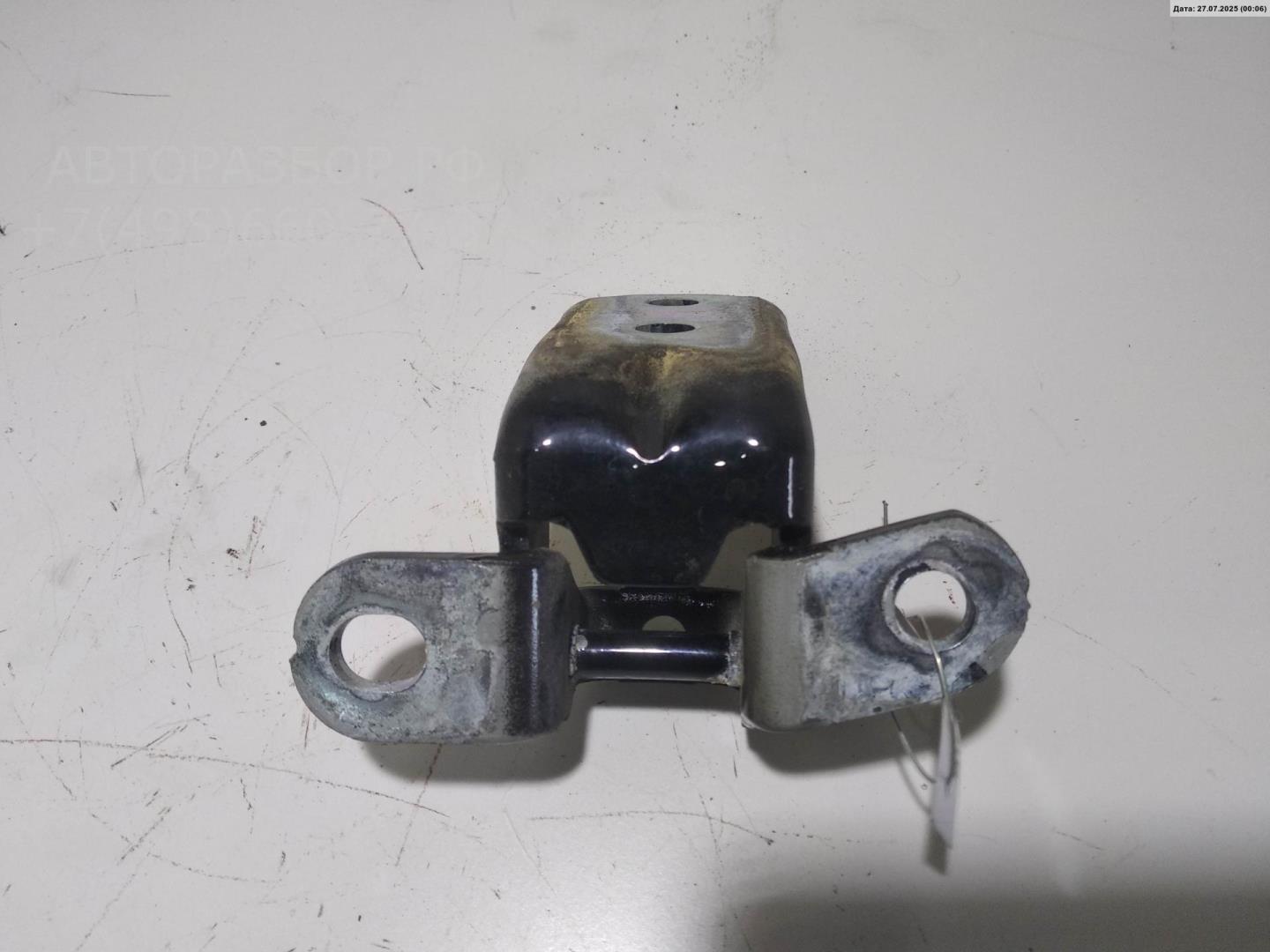 Петля двери