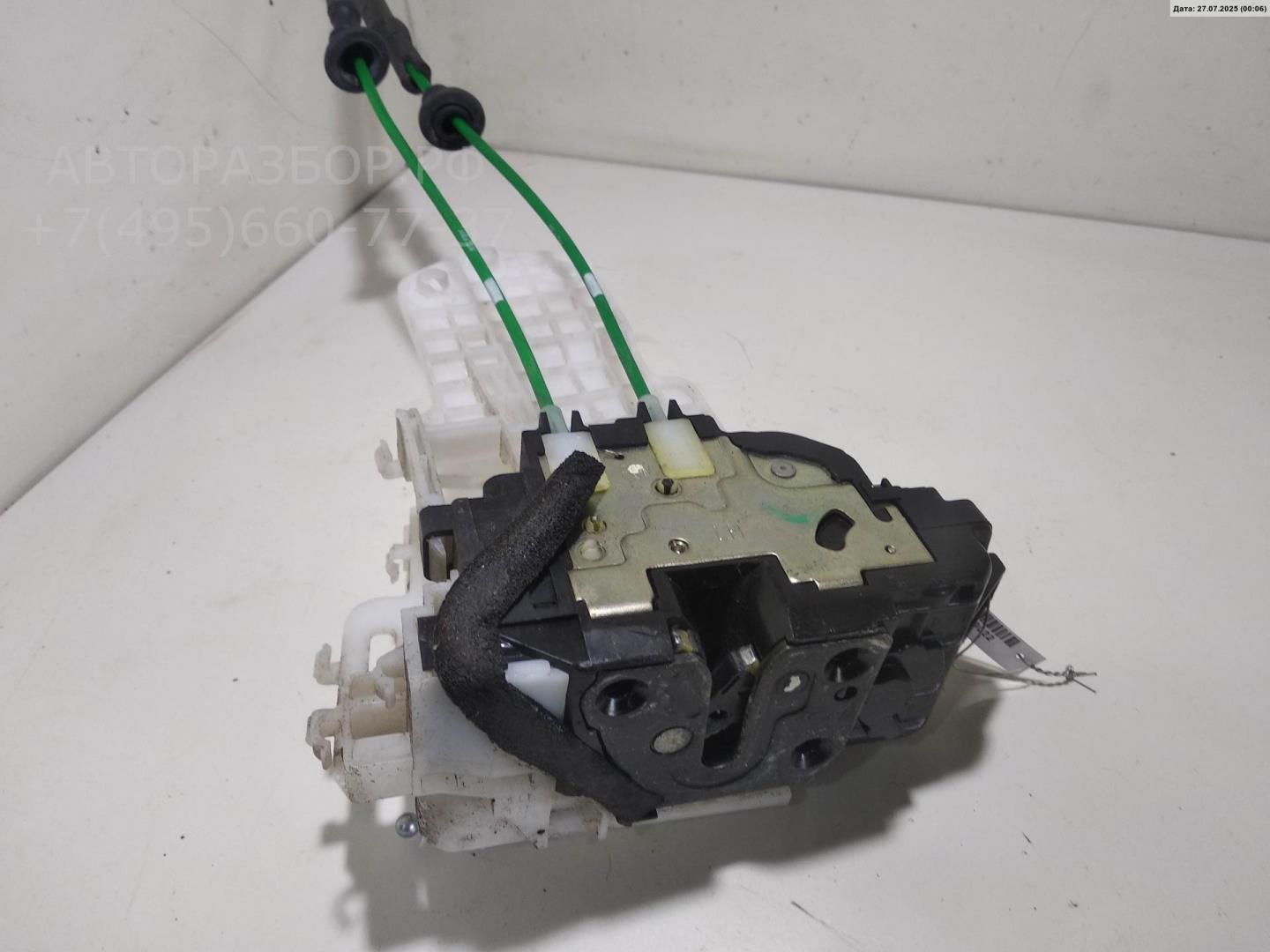 Замок двери передней левой