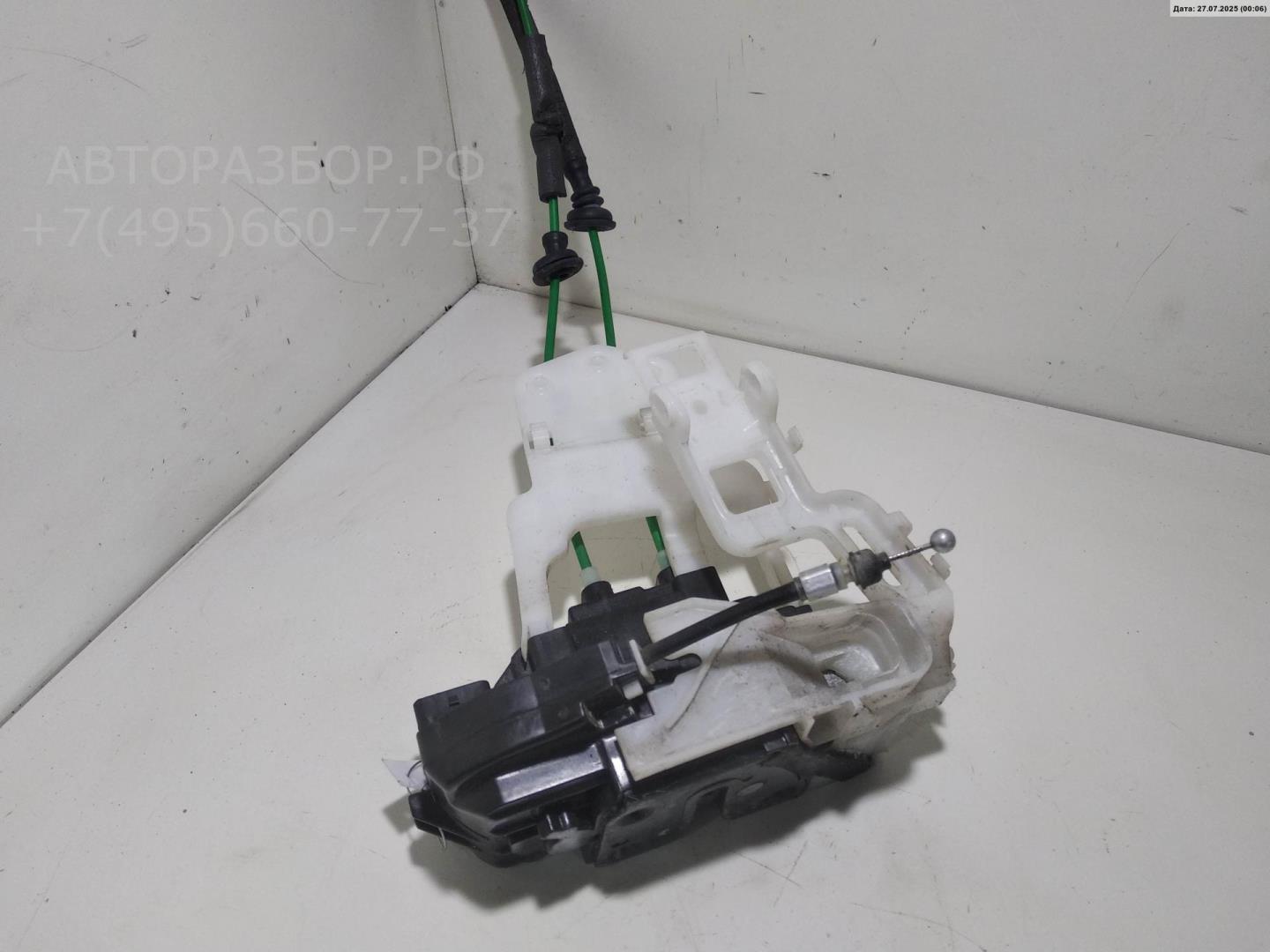 Замок двери передней левой