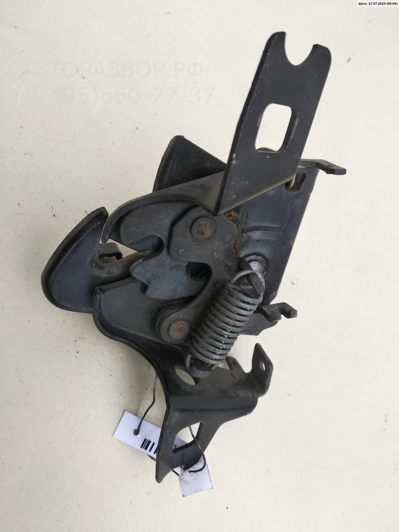 Замок капота