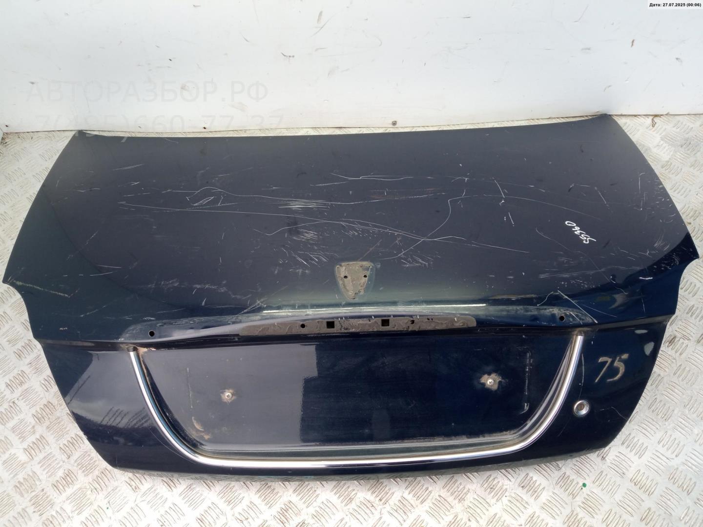 Дверь багажника