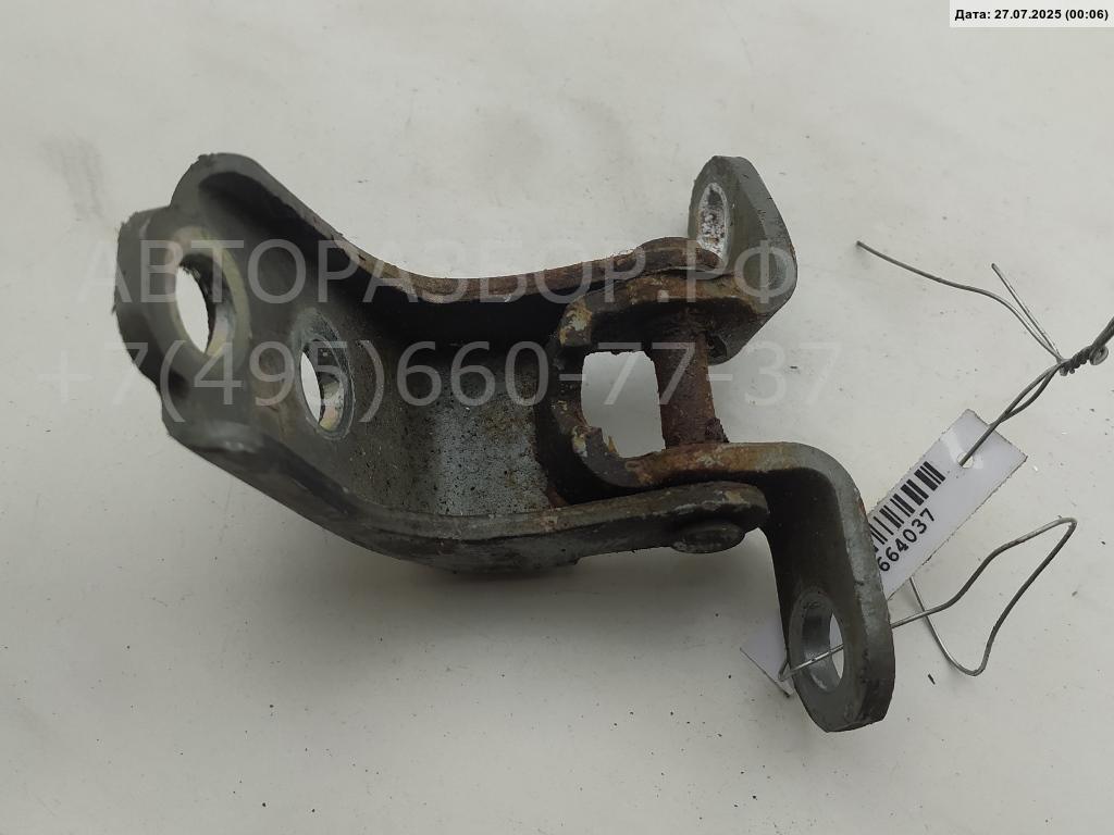 Петля двери