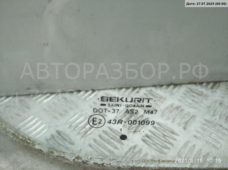 Стекло двери передней правой