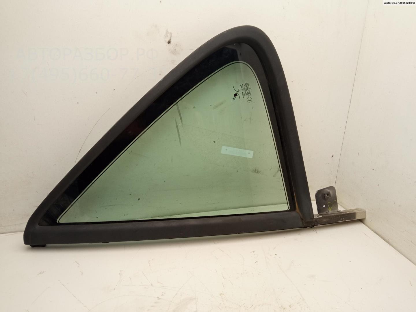 Стекло двери задней левой (форточка)