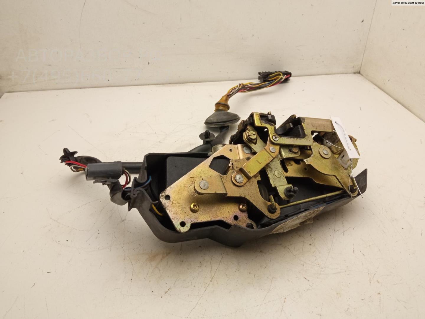 Замок двери передней левой