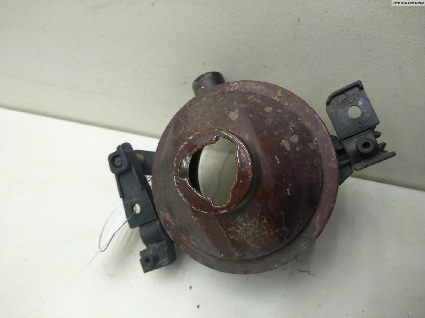 Фара противотуманная правая