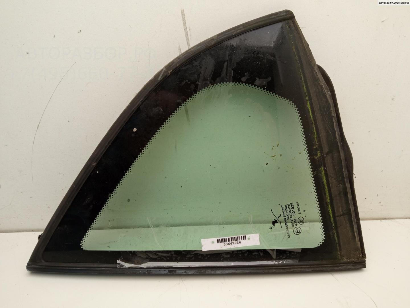 Стекло двери задней левой (форточка)
