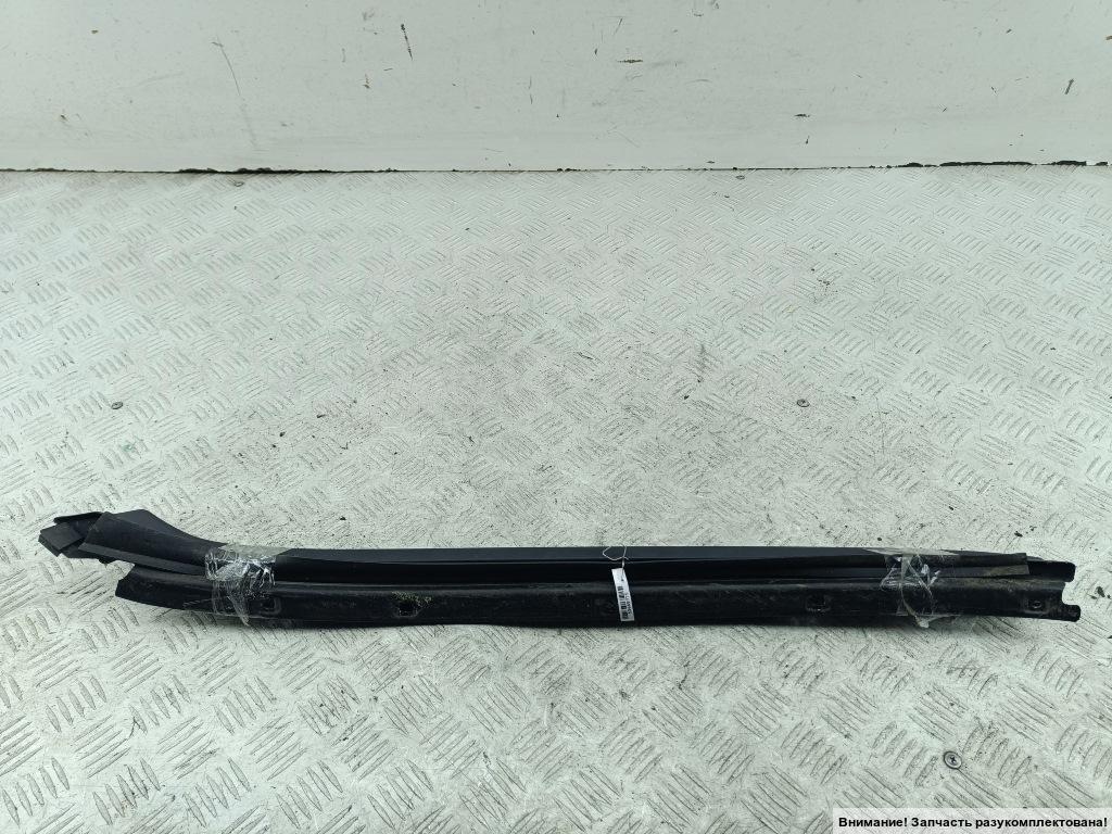 Молдинг лобового стекла