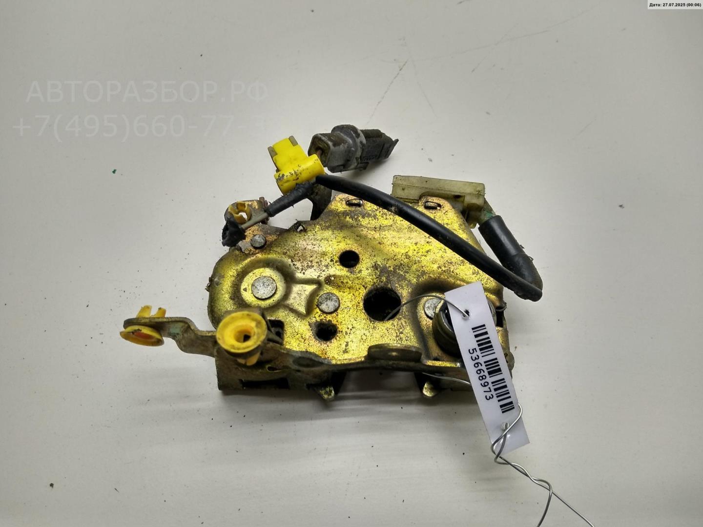 Замок двери передней правой