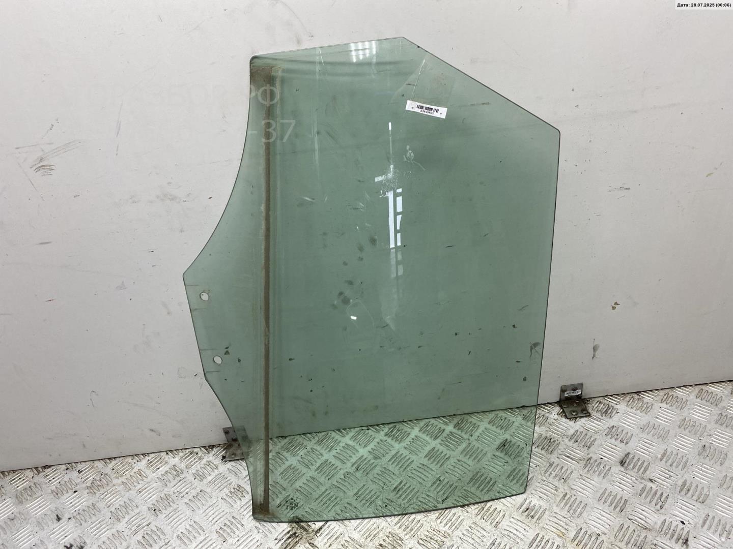 Стекло двери задней правой