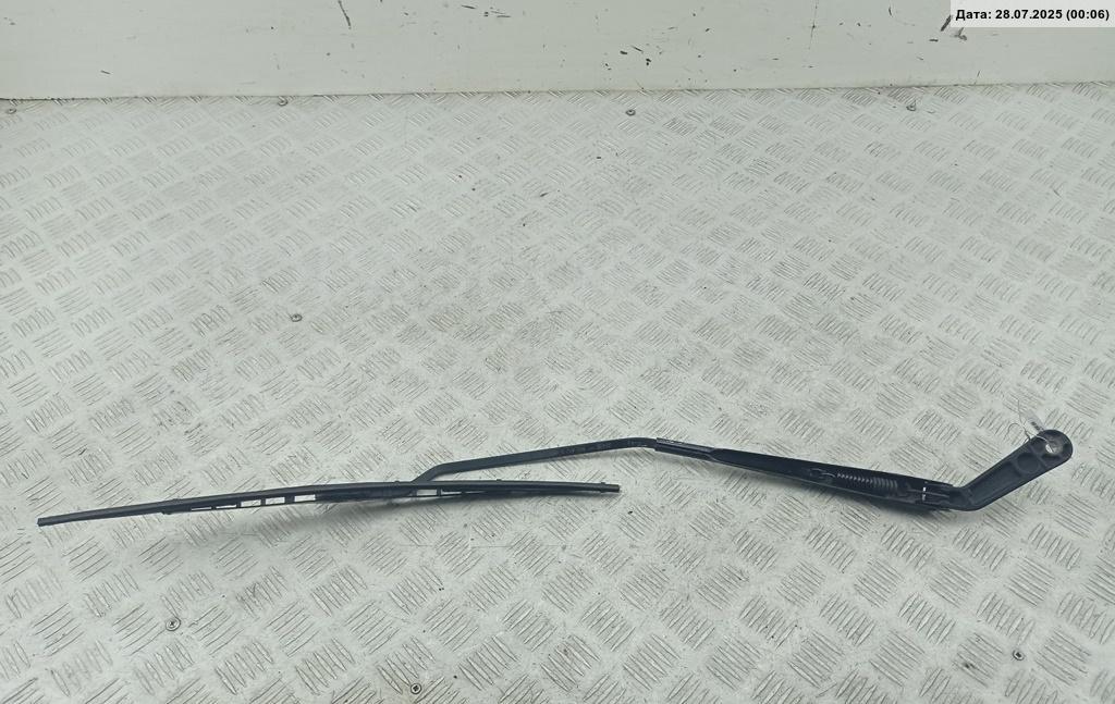 Поводок стеклоочистителя передний правый
