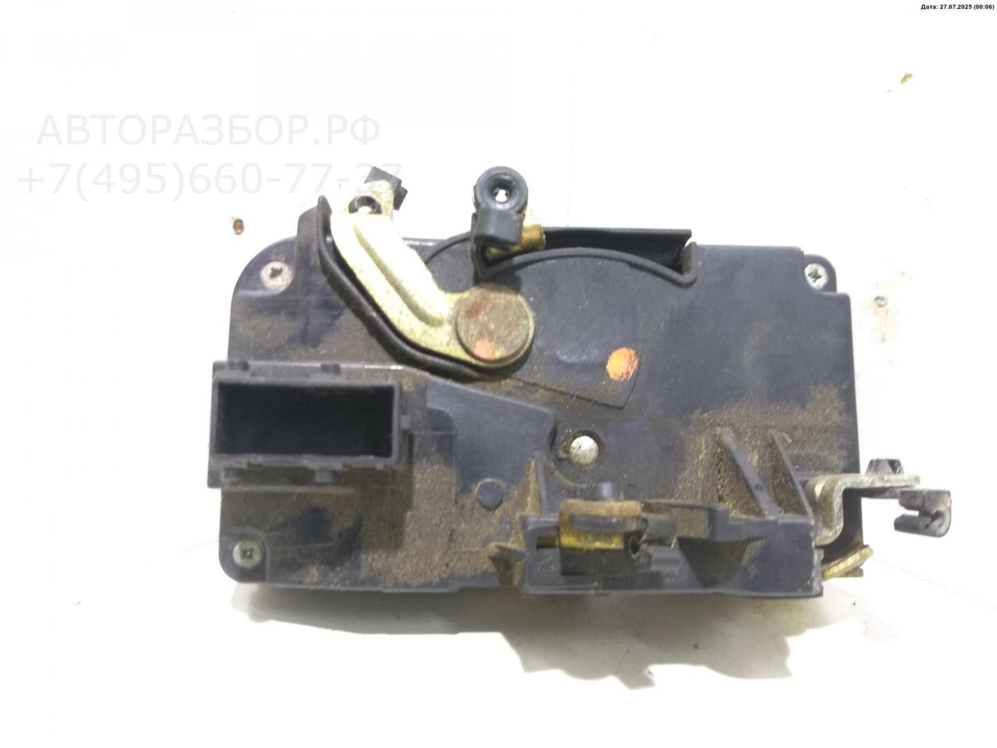 Замок двери передней левой