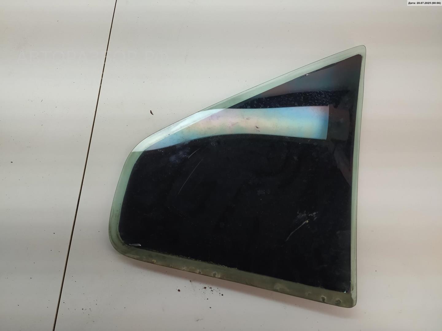 Стекло двери задней левой (форточка)