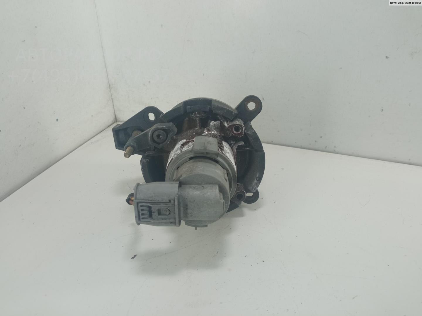 Фара противотуманная правая