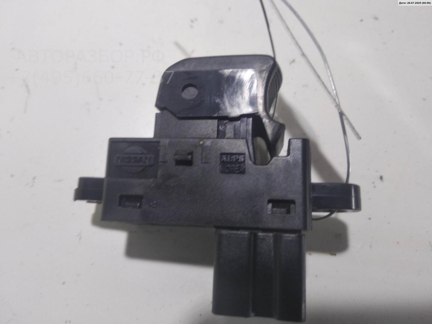 Кнопка стеклоподъемника