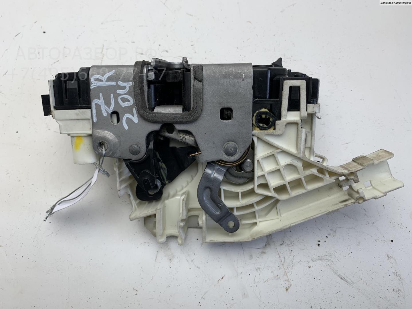 Замок двери задней правой