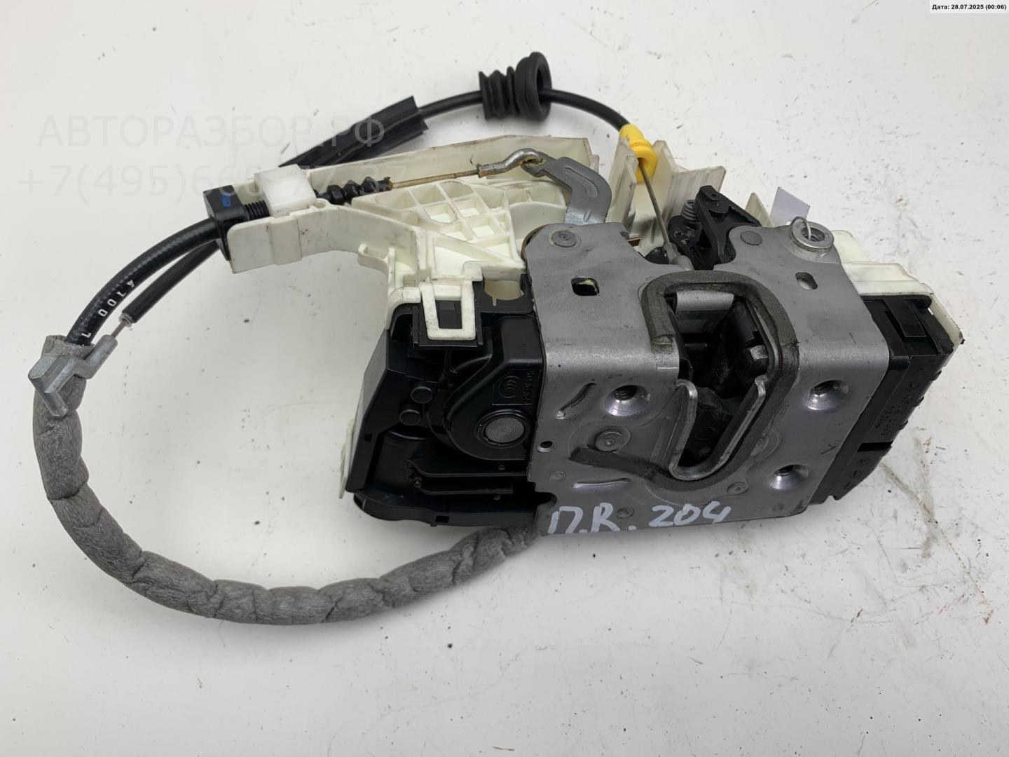 Замок двери передней правой