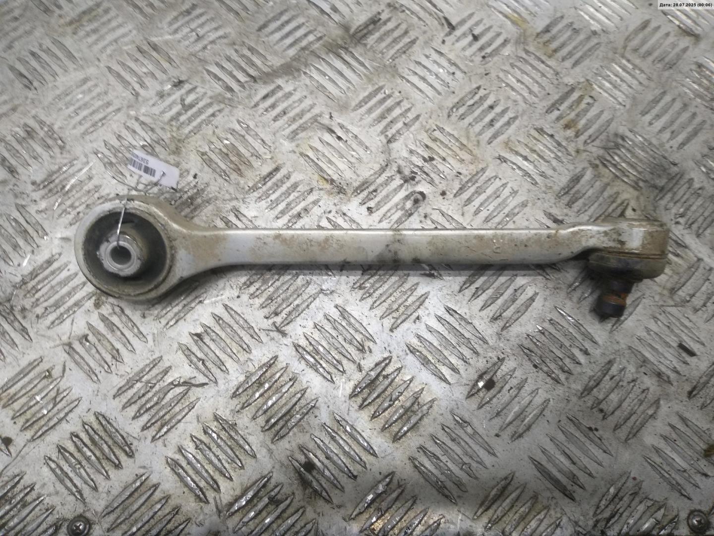 Рычаг передний правый