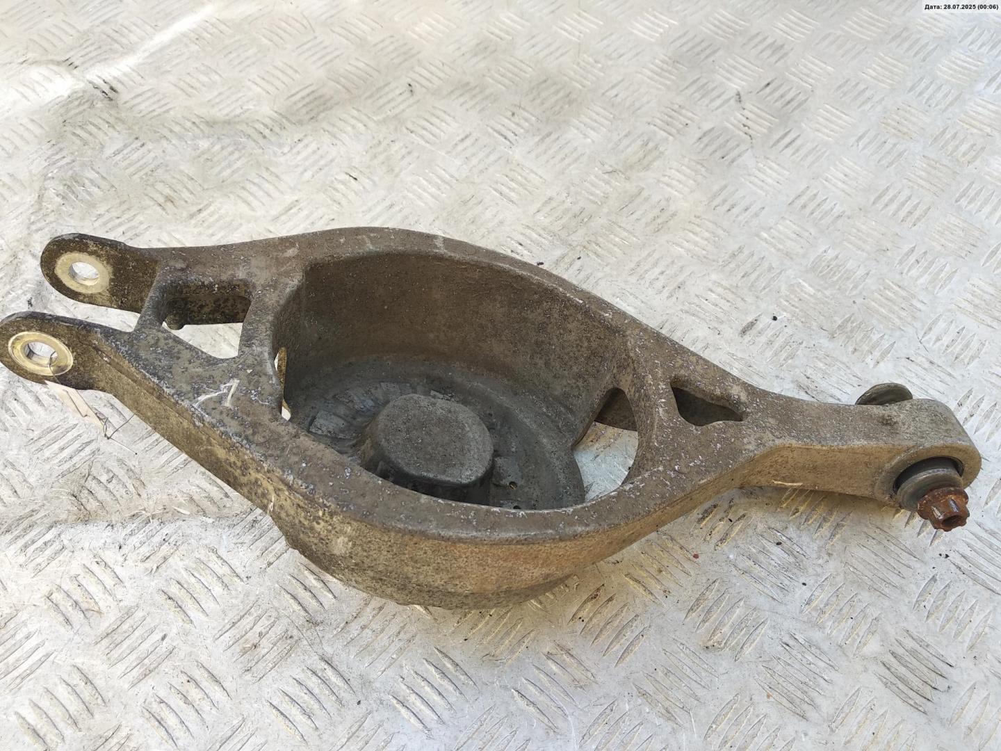 Рычаг задний правый