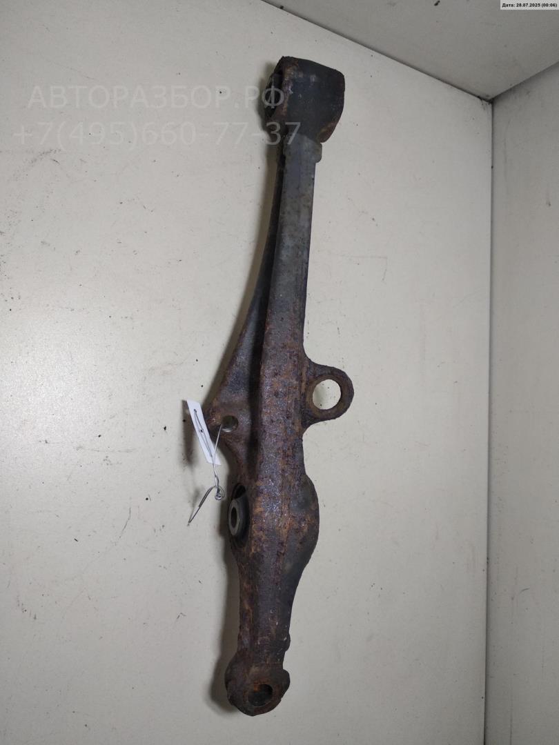 Рычаг передний правый