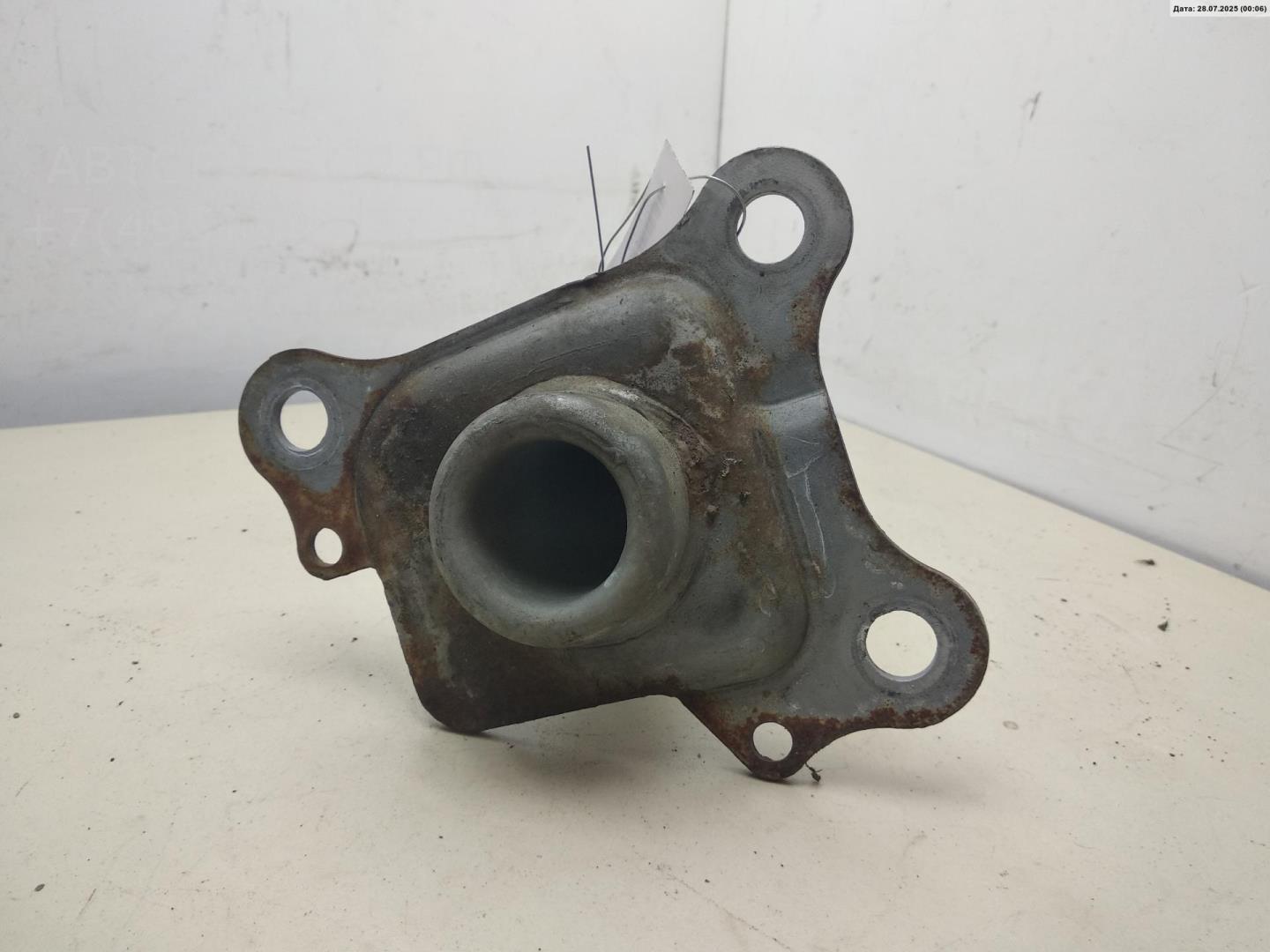 Кронштейн переднего бампера правый