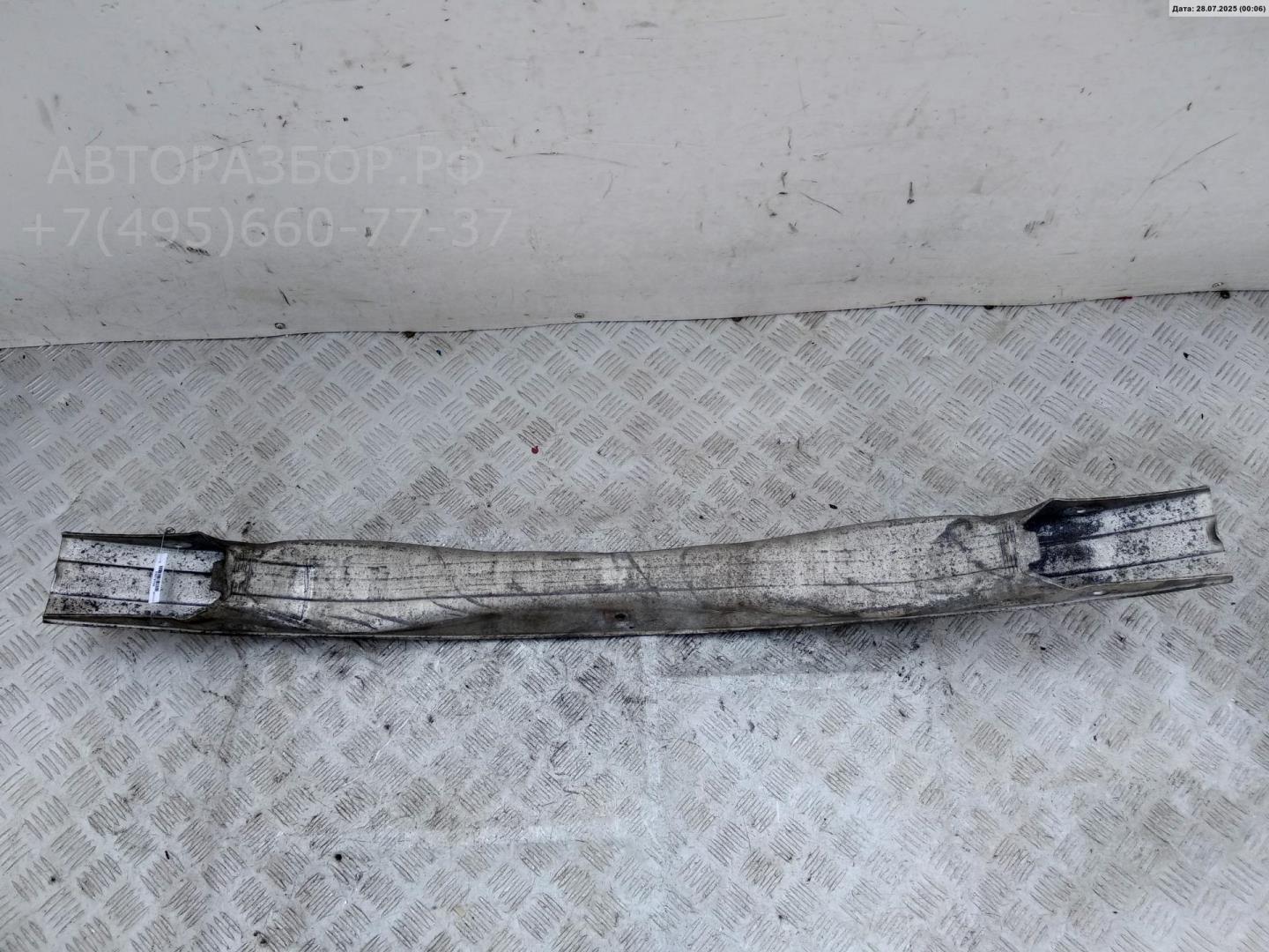 Усилитель переднего бампера