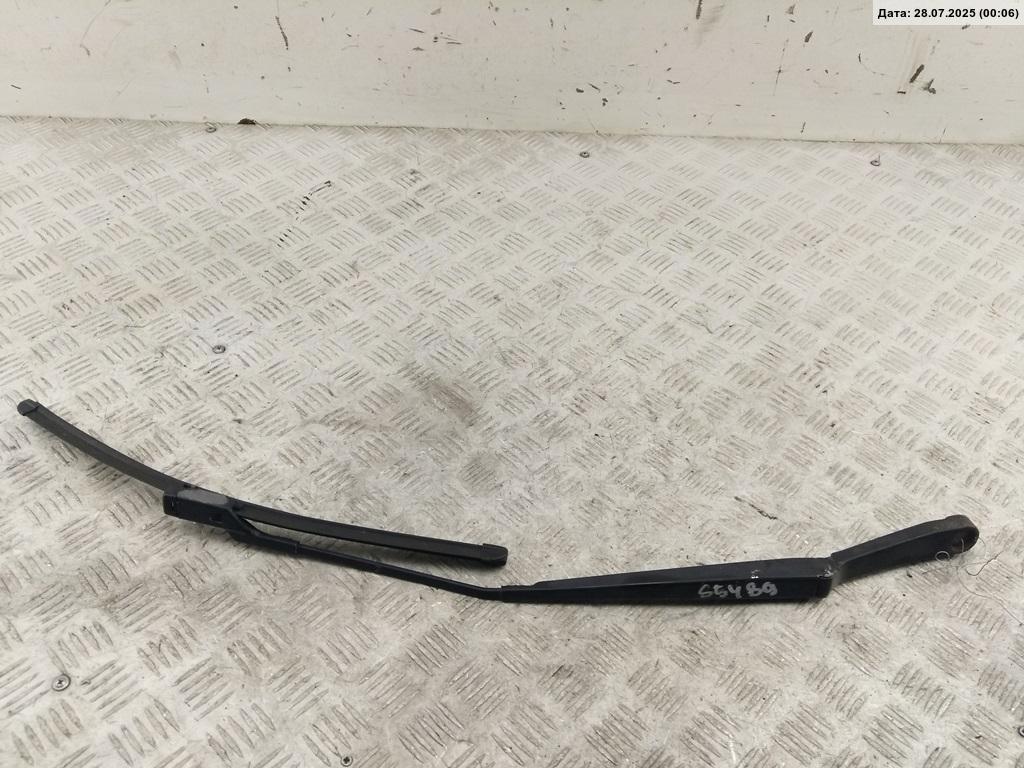 Поводок стеклоочистителя передний правый