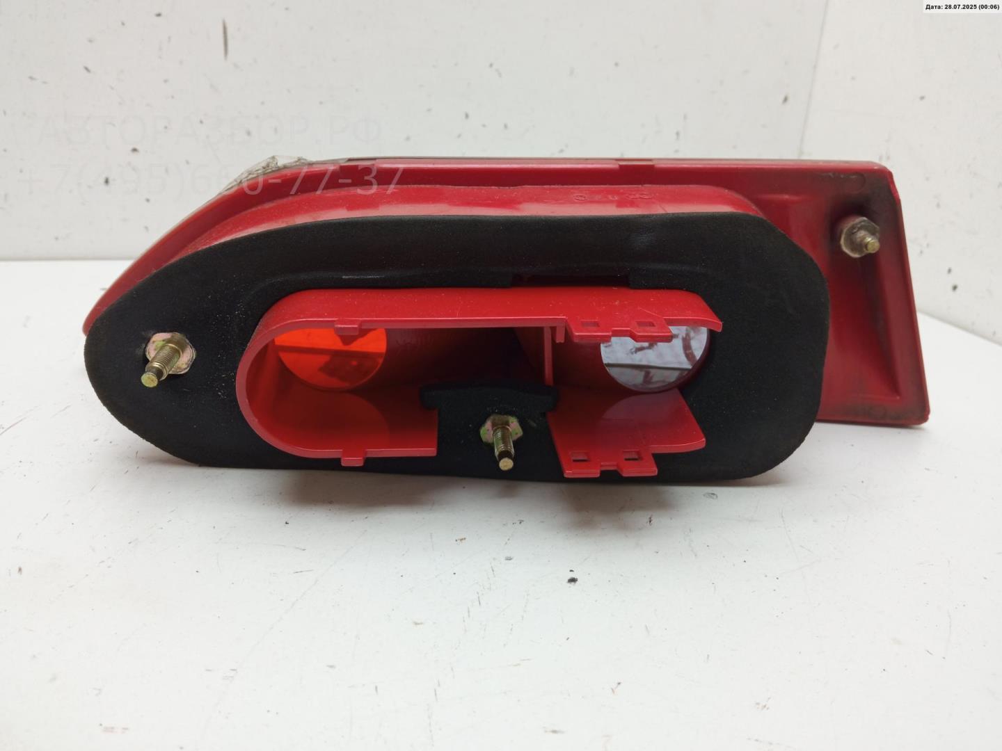 Фонарь задний внутренний правый