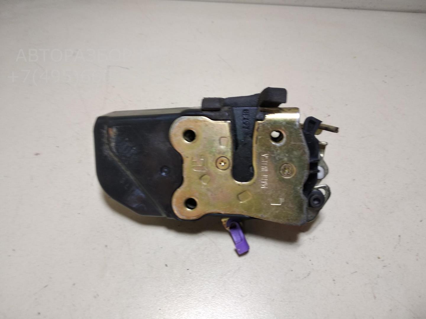 Замок двери передней левой