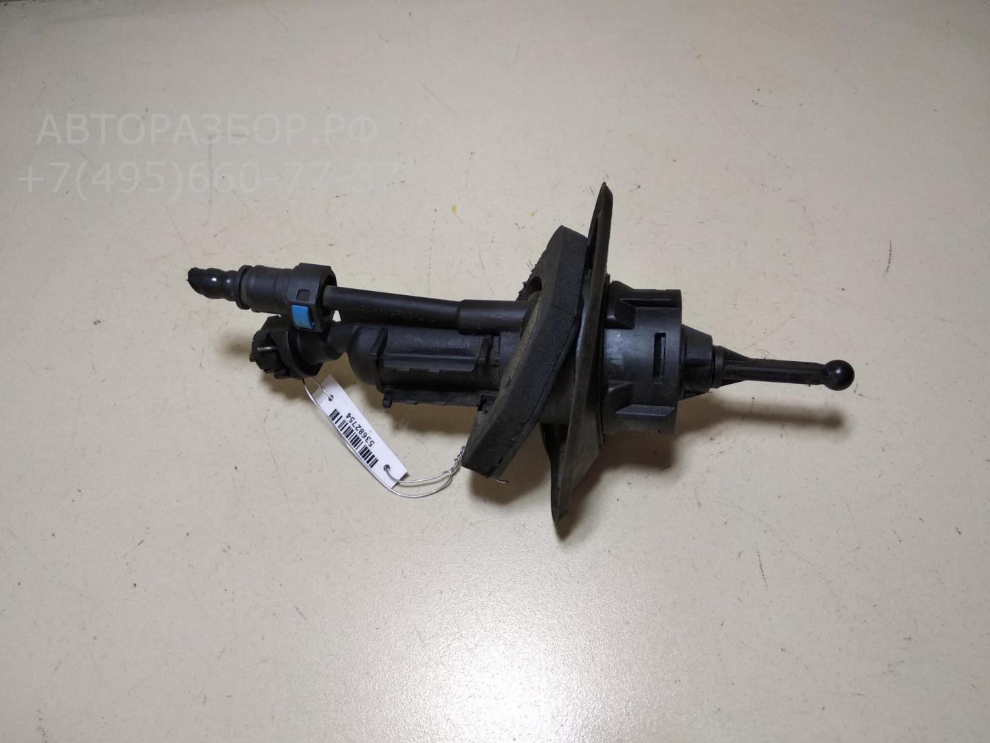 Цилиндр сцепления главный