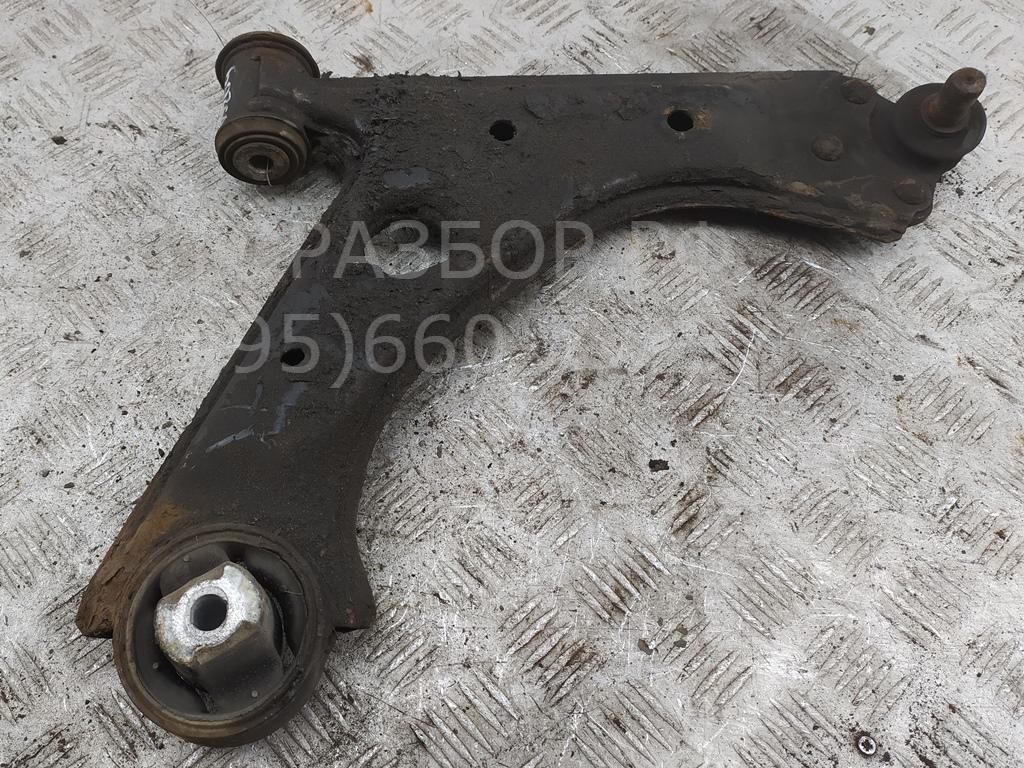 Рычаг передний правый