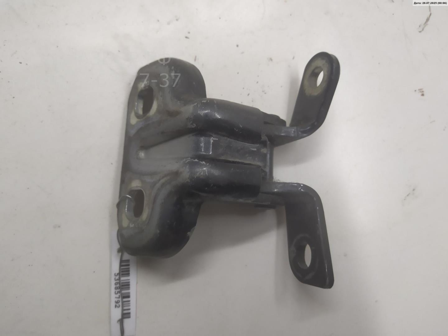 Петля двери