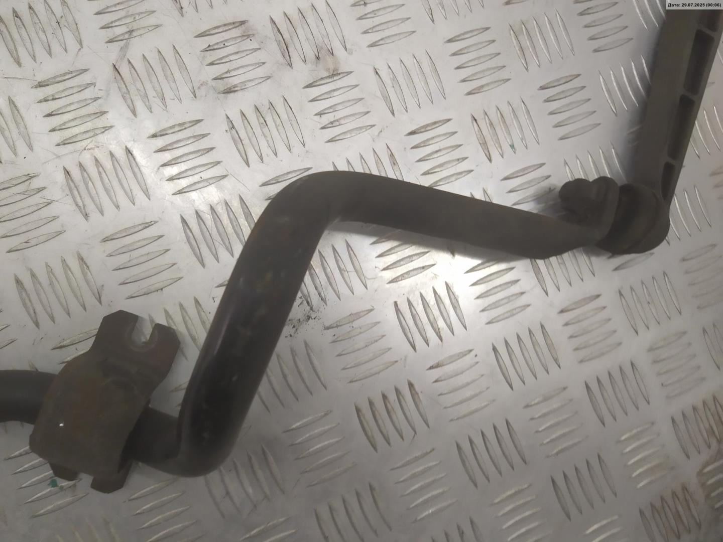 Стабилизатор передний