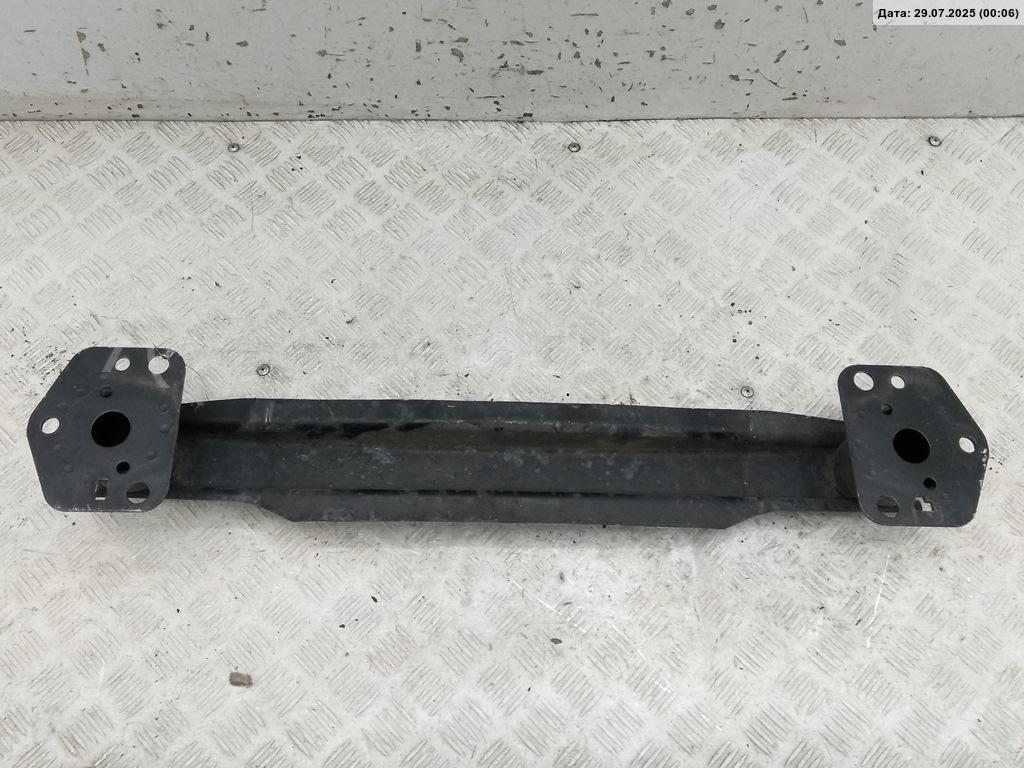 Усилитель переднего бампера