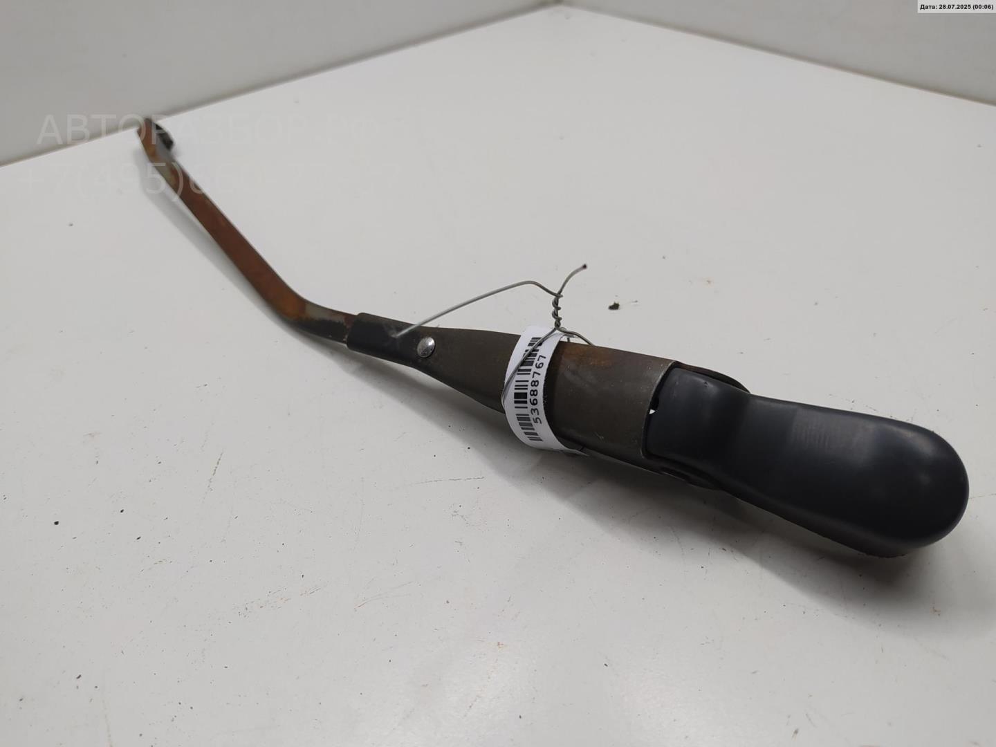 Поводок стеклоочистителя заднего