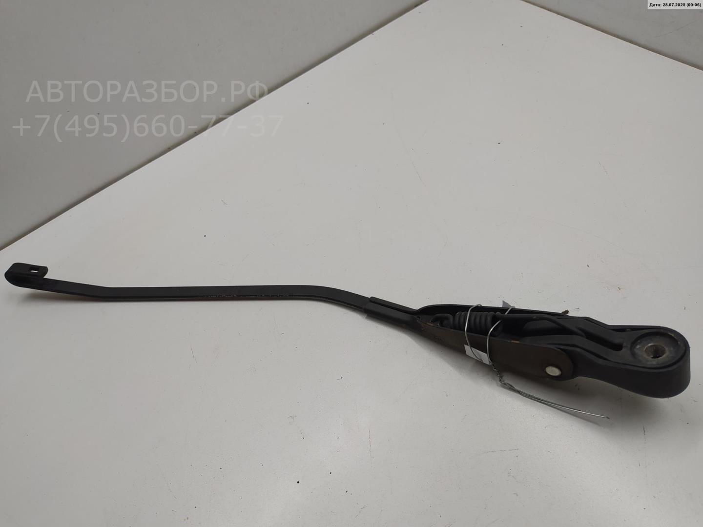 Поводок стеклоочистителя заднего