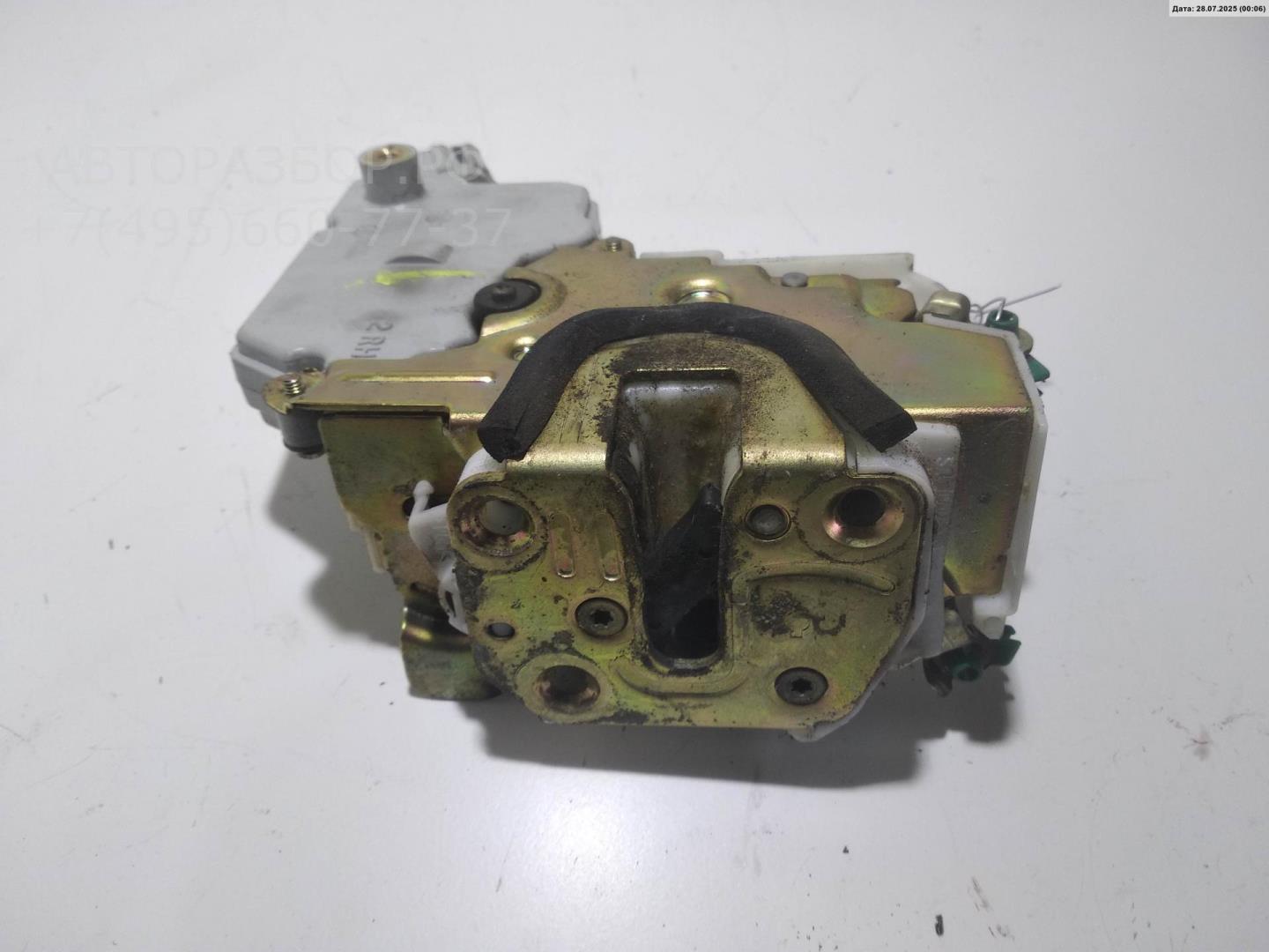 Замок двери передней правой